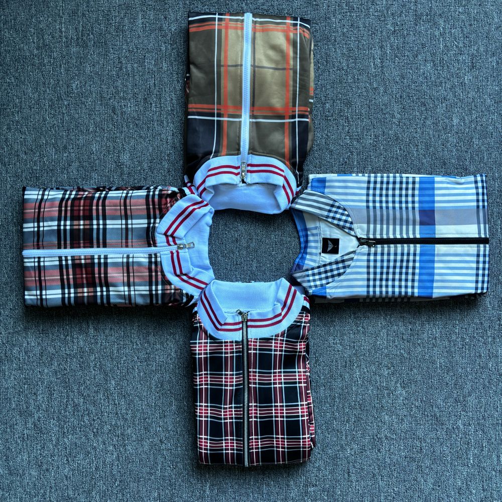 2024 Podzim/Zima Nový módní trend Ležérní set pro muže Evropský a americký Kostkovaný Módní kabát Sportovní kalhoty se zesíleným sametem