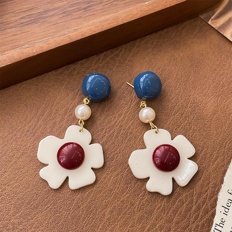 Retro Hong Kong Style Red Polka Dot Earrings: Playful & Elegant Dopamine Boost