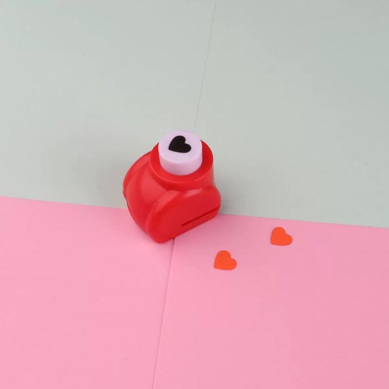 1pcs Mini Embossing Punch Handmade Paper Cutting Punch Suitable for DIY Paper Card Greeting Card Birthday Card Making