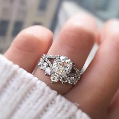 Nuovo Set di 2 Anelli a V per Donna Moda Accessori Matrimonio con Zirconia Cubica Nuovi Arrivi Gioielli alla Moda