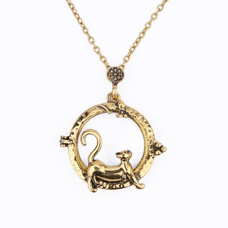 Creative Retro Pendant Necklace, Stylish And Personalized Design, Women'S Light Luxury Temperament Accessory Collarbone Chain