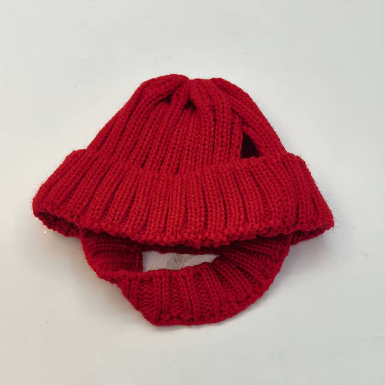 

Red Knitted Pet Dog Hat Winter New Year Love Design Wool Cap Warm Cold-Proof Puppy Headwear Fashionable Festive Pet Accessory M 42 -58cm червоний