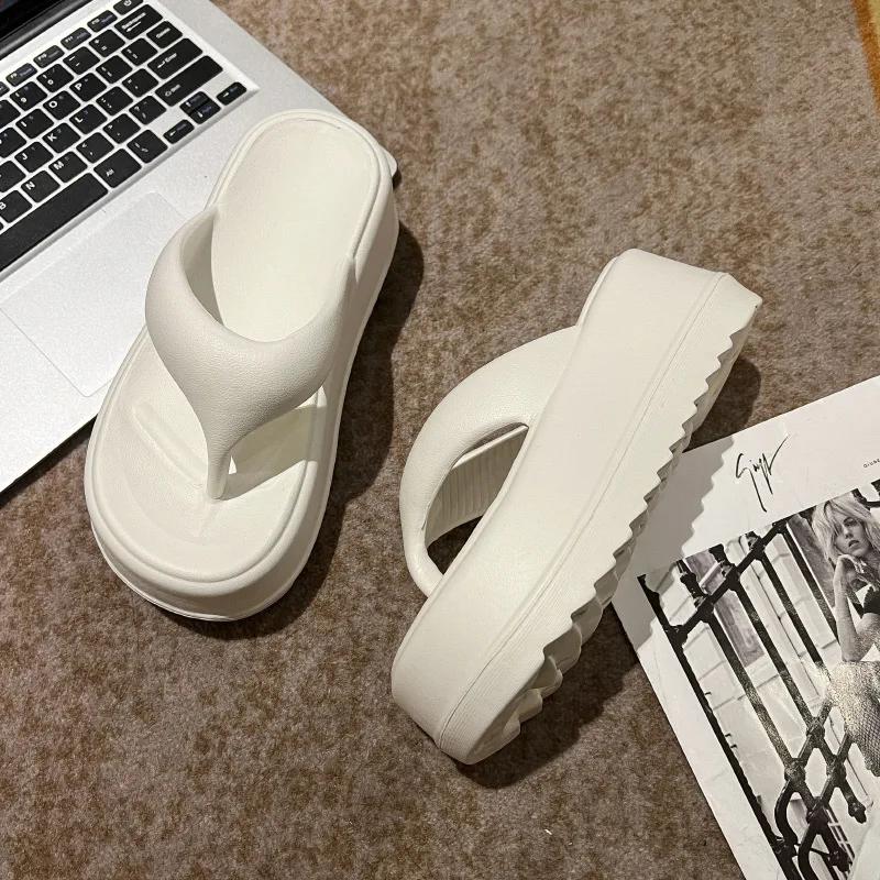 

мода 2024 года, новые летние женские модные шлепанцы на толстой подошве и высоком каблуке, женская верхняя одежда для отдыха на открытом воздухе, пляжные маленькие высококачественные повседневные сандалии 36-37