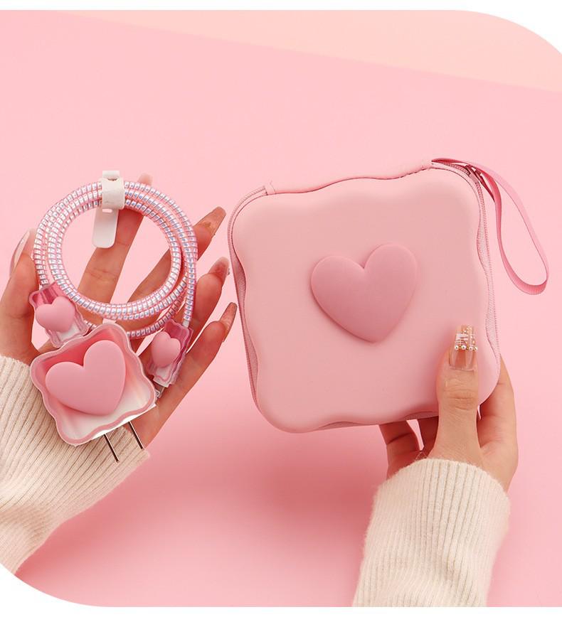 

Набір чохлів для захисту зарядного пристрою Apple 20 Вт та кабелю