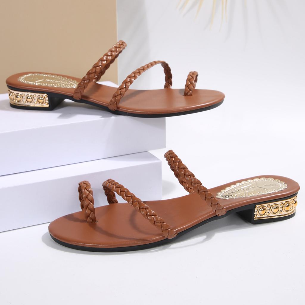 2025 New Women Flat Slippers Plus Size Lightweight Shoes Clip Toe Outdoor Sandals Beach Slippers Woman Non Slip Slides Women