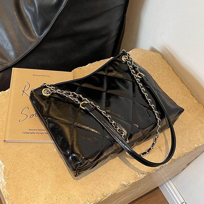 Klassische karierte PU-Einkaufstasche, neue, einfache Umhängetasche mit großer Kapazität für Damen mit Kette, Pendlertasche für Studenten im Klassenzimmer, Unterarmtasche