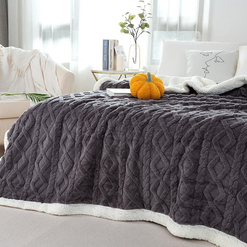 Double-layer Thickened Lambskin Jacquard Tuff Fleece Blanket for Office Nap - Solid Color AB Version.