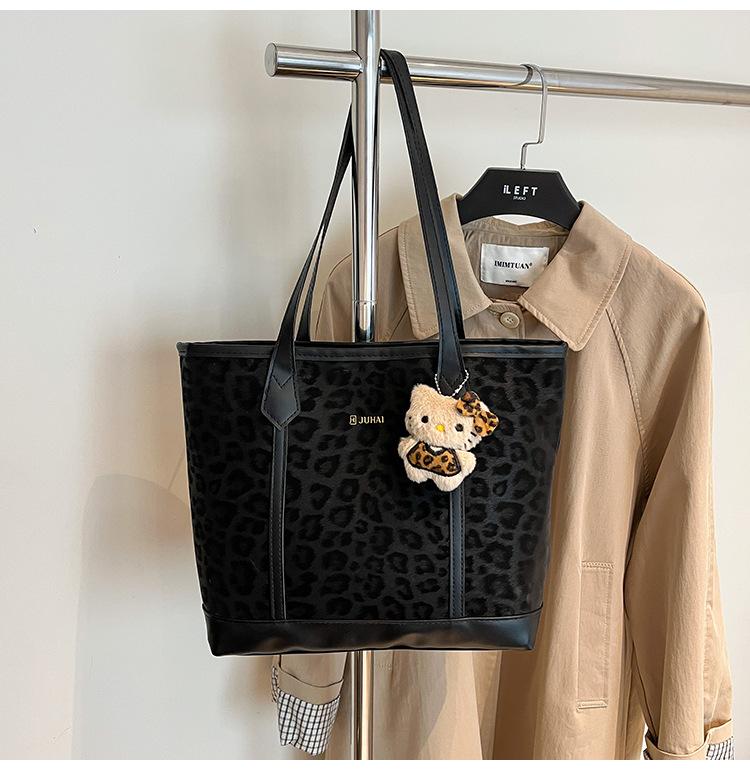 New Retro Suede Simple Top Handle Bag Fashion Leopard Print Large Capacity Shoulder Bag Comfortable and Versatile Commuter Bag