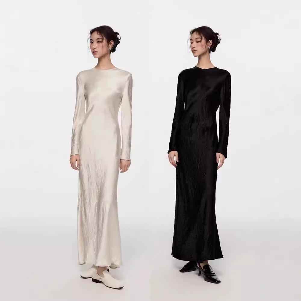 Importiertes Seiden-Triacetat Rundhals-Kleid im schrägen Schnitt mit kurzen Ärmeln, schmaler Taille und elegantem Design