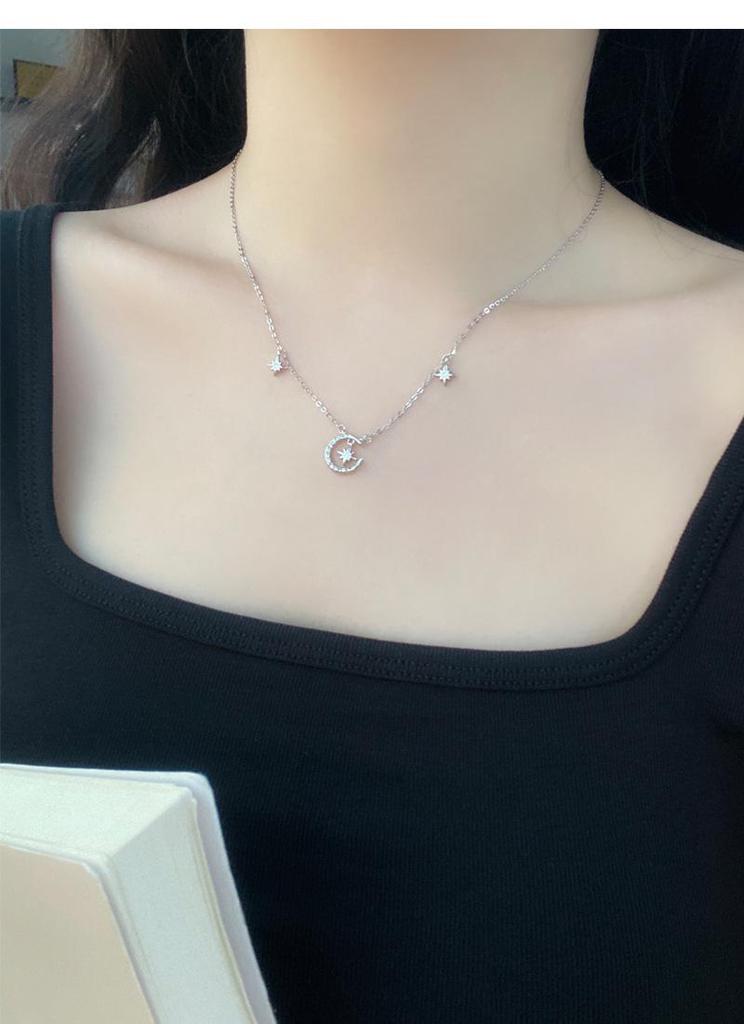 Sterling Silver Star & Moon Necklace - Elegant, Versatile Clavicle Chain for Women. High-End Design with an Exquisite, Luxurious Feel.