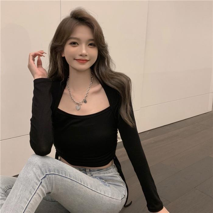 Chic Women's Early Autumn Long-Sleeve T-Shirt - Short, Tight Design for a Trendy Look