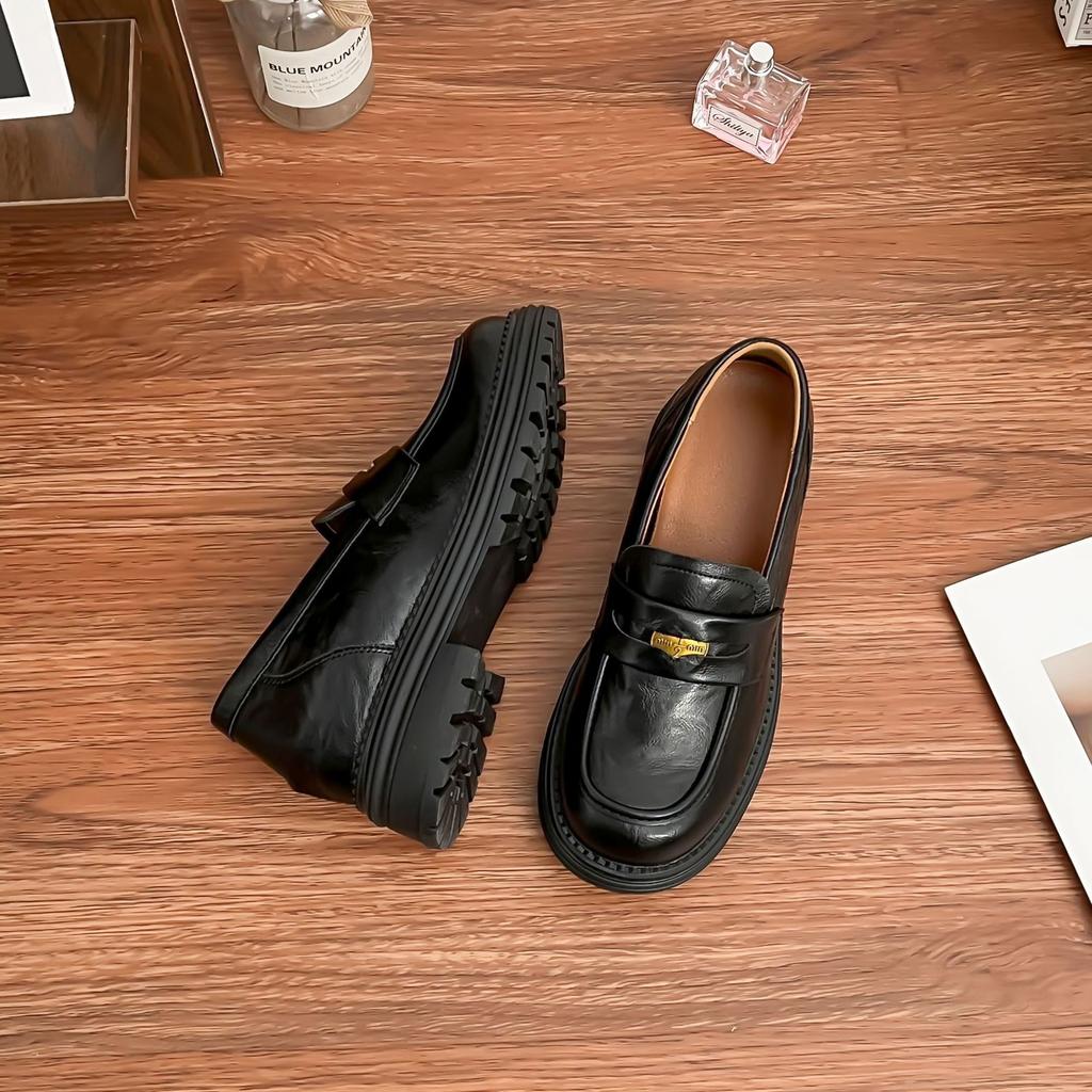 Grape mother spring new loafers women's small gold coins retro thick heel not tired feet wrinkled washed leather small leather shoes