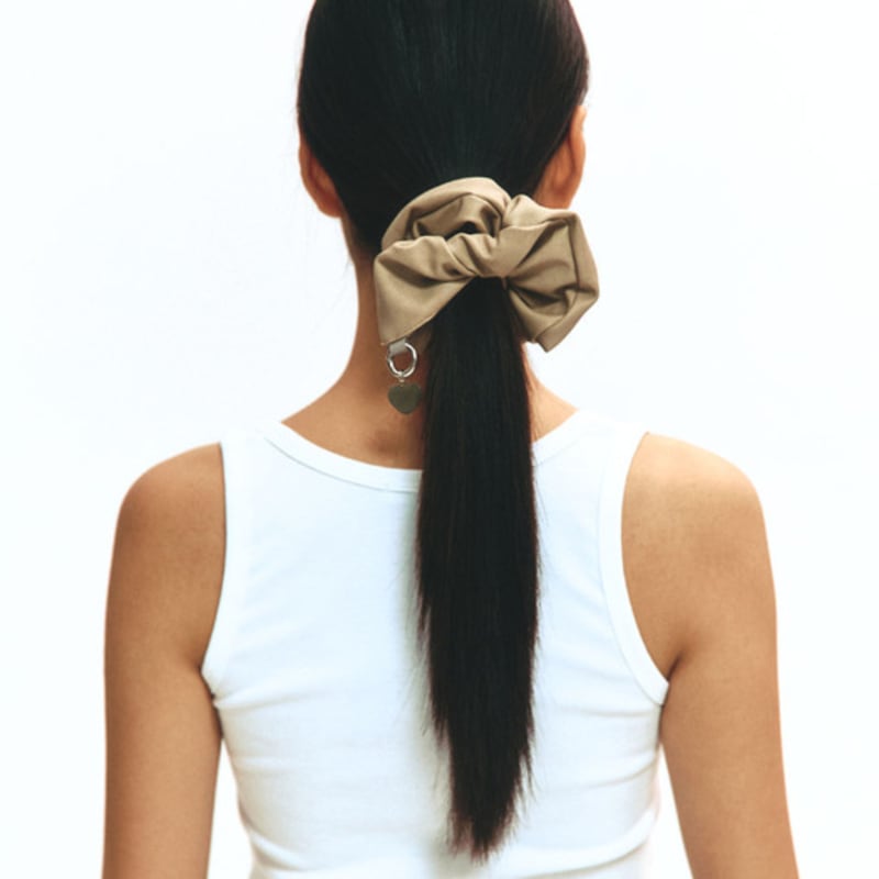 

БРЕЛОК ИЗ КОЖИ ASURA СКРАНЧ (БЕЖЕВЫЙ) F