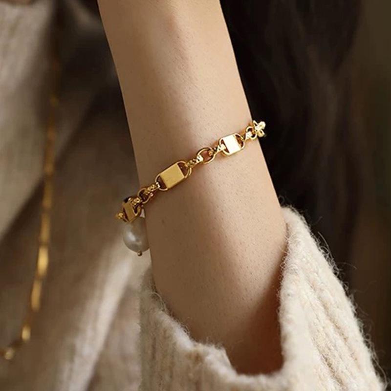 Gold-Plated Square Freshwater Pearl Bracelet: Fashionable, Unique Bangle, Cool and Versatile Hand Jewelry
