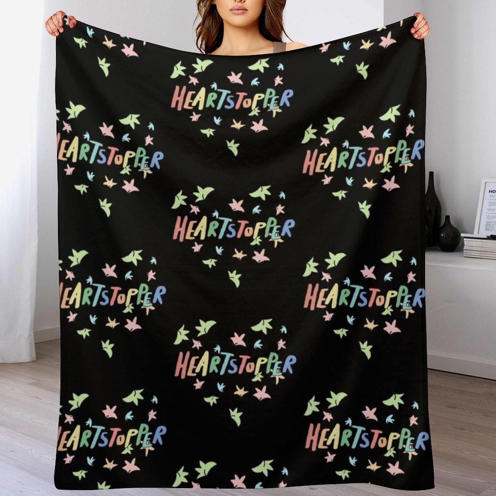Heartstopper heart of leaves Black background Throw Blanket Fade Resistant Durable Throw Blanket 102x76cm(40x30in)