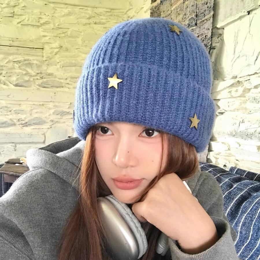 Ruth Hat Women's Winter Fashion Three-dimensional Star Knitted Wool Hat Women's Warm Pile Headhat Flap Cold Hat