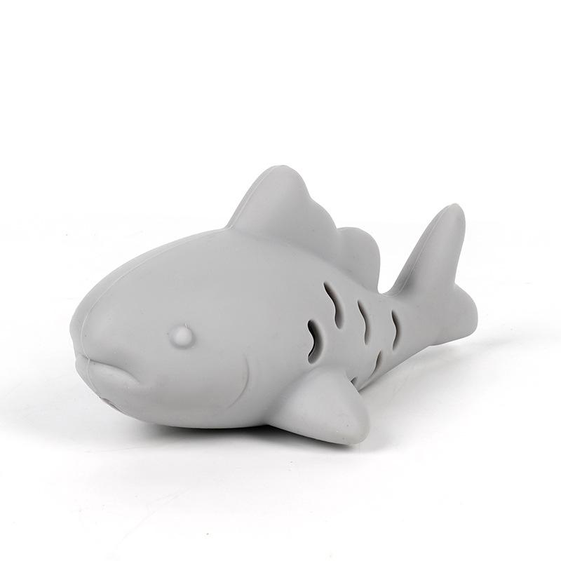 

Интерактивные игрушки для кошек, с подачей корма, для чистки зубов котят, силиконовая игрушка для кошек в форме рыбы, устойчивая к укусам, принадлежности для игрушек для кошек серый