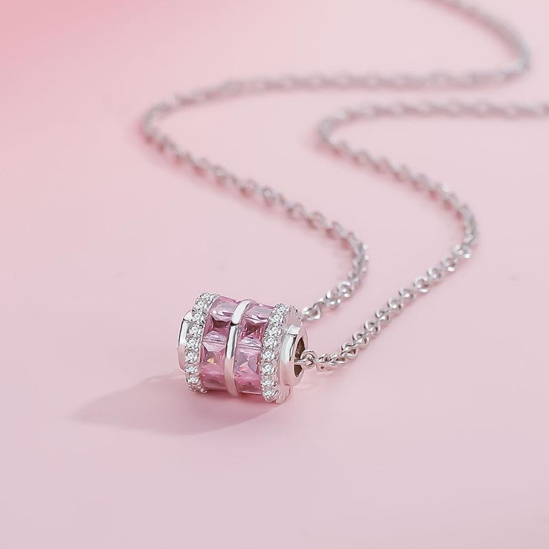 New Dazzling Small Waist Necklace Pendant for Women's Light Luxury Fashion Collarbone Chain As A Gift for Girls