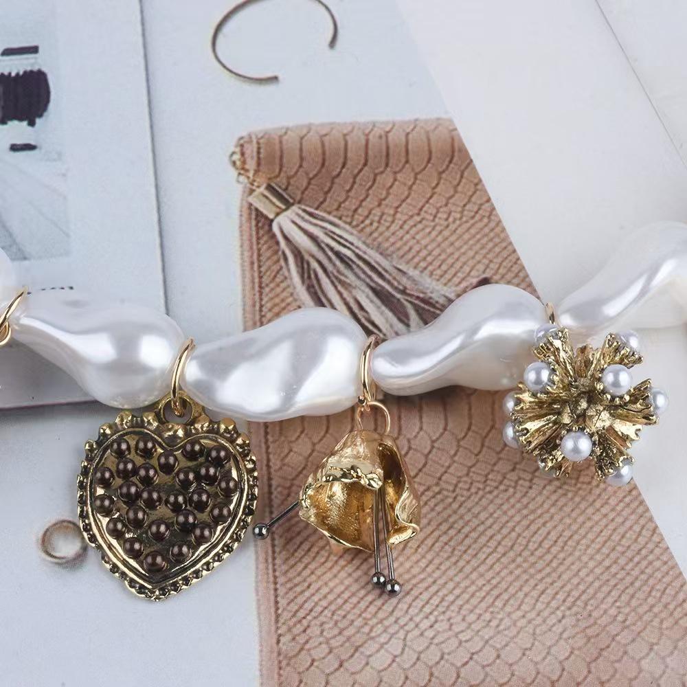 Retro Pearl & Sweet Pea Heart Beetle Necklace - Elegant Statement Clavicle Jewelry for Women