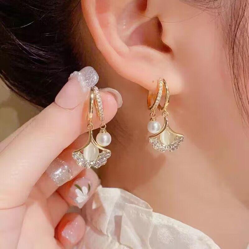 Trend Korean Elegant Ginkgo Leaf Moonlight Cat Eye Stone Earrings for Women Fashion Pearl Earrings Party Jewelry Gifts