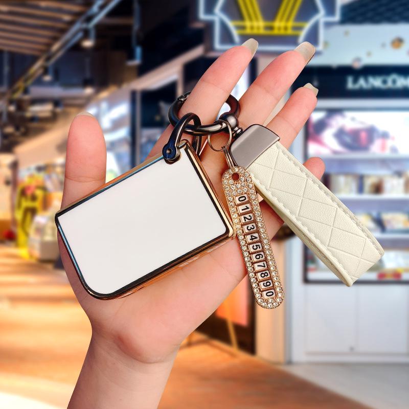 Lynk & Co 06 Key Case 2023: Limited Edition, New Model, Unisex Car Bag with Cute Buckle Shell.