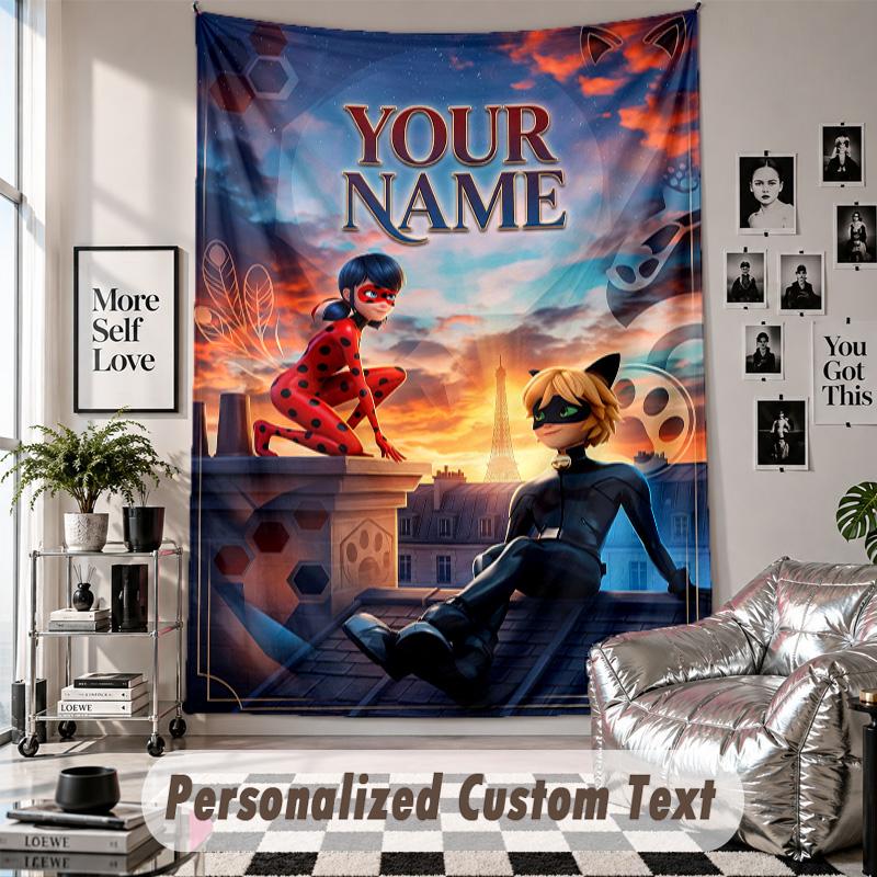 Arazzo da Parete con Nome e Testo Personalizzati, Arazzo Decorativo Miraculous Ladybug per Camera da Letto