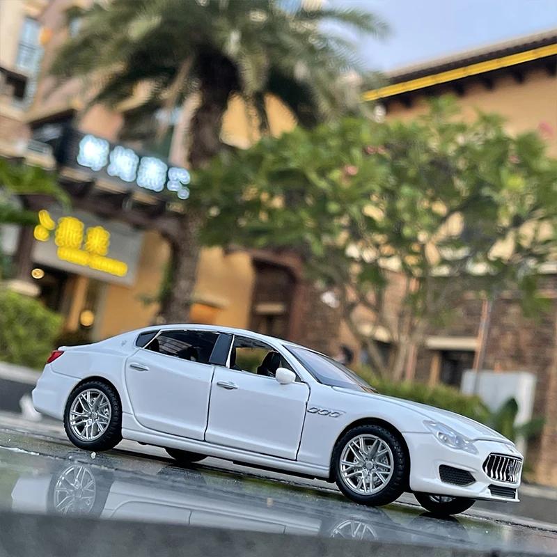 Modellino Auto in Lega Maserati Quattroporte Coupé 1/32 Giocattolo in Metallo pressofuso Modello Auto Simulazione Suono Luci Collezione Regalo