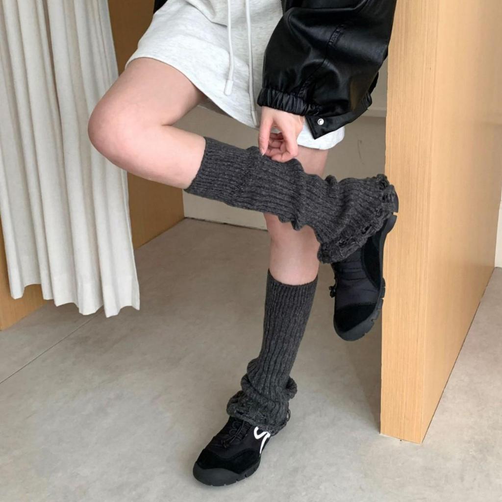 Guêtres chaudes tricotées style japonais pour femmes - Gris rétro mi-mollet, Blanc lait doux hauteur genou - Parfaites pour l'automne/hiver.