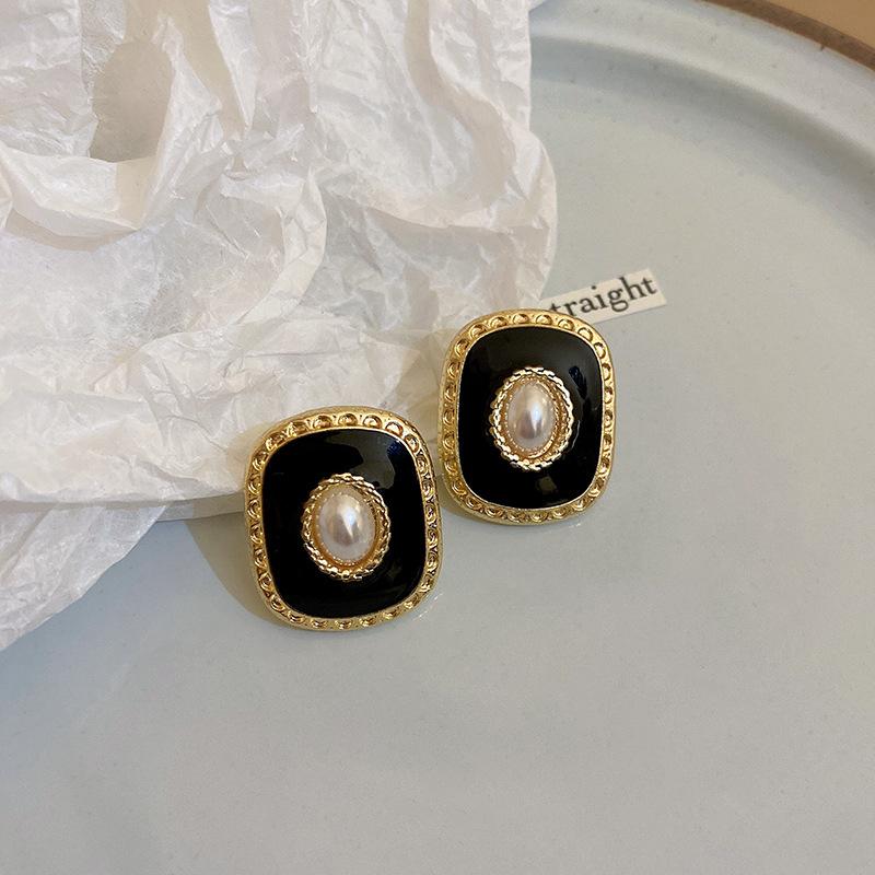 Black Enamel Oil Drop Butterfly Earrings Retro Versatile High-end Stud Earrings Niche Earrings Women