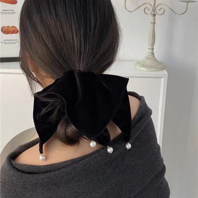High-End Velvet Black Hair Tie - Versatile Autumn/Winter Bun Accessory for Women