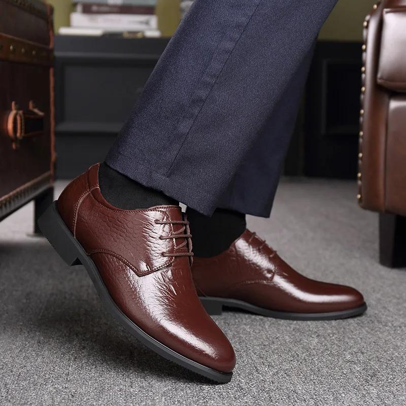 Fashion Cowhide Platform Brogue Shoes for Men Designer Soft-soled Business Male Dress Shoe Fashion Pointed-toe Men's Wedding Shoes
