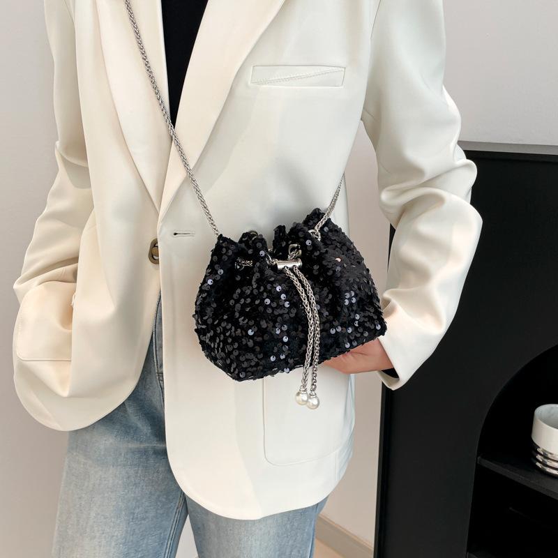 2025 New Korean Version Fashion Hand Sequined Bucket Bag Versatile Hand Shoulder Messenger Bag Dinner Bag Women's Wholesale