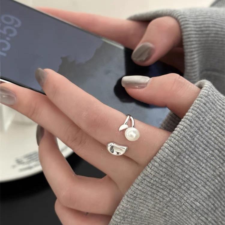 Inel Deschis cu Perle de Nișă 2024: Accesoriu de lux ușor pentru degetul arătător al femeilor