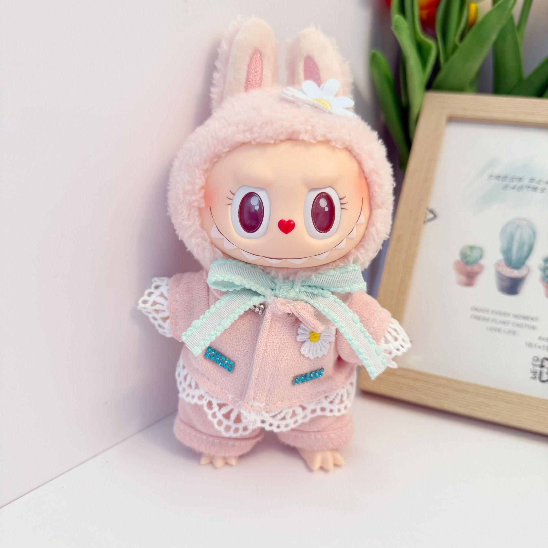 

Детская одежда для вечеринок LABUBU выполнена в том же стиле, что и костюм Labubu от GD. toy clothes