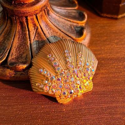 Vintage Klassisch Damen Mädchen Muschel Kristall Brosche Anstecknadeln Mode Exquisit Dame Exquisiter Strass Palaststil Anstecknadel Zubehör