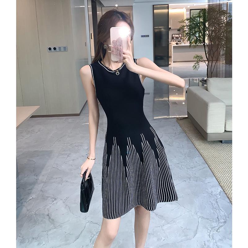 Women's French-Style Sleeveless Knit Dress - Petite Waist-Cinched, Slimming A-Line Vest, Summer New Arrival