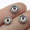 20 יחידות 9x9x2 מ"מ קסם Spacer Beads עגול חרוזים קסם כסף עתיק צבע כסף חרוזים חלל עבור שרשרת צמיד תכשיטים