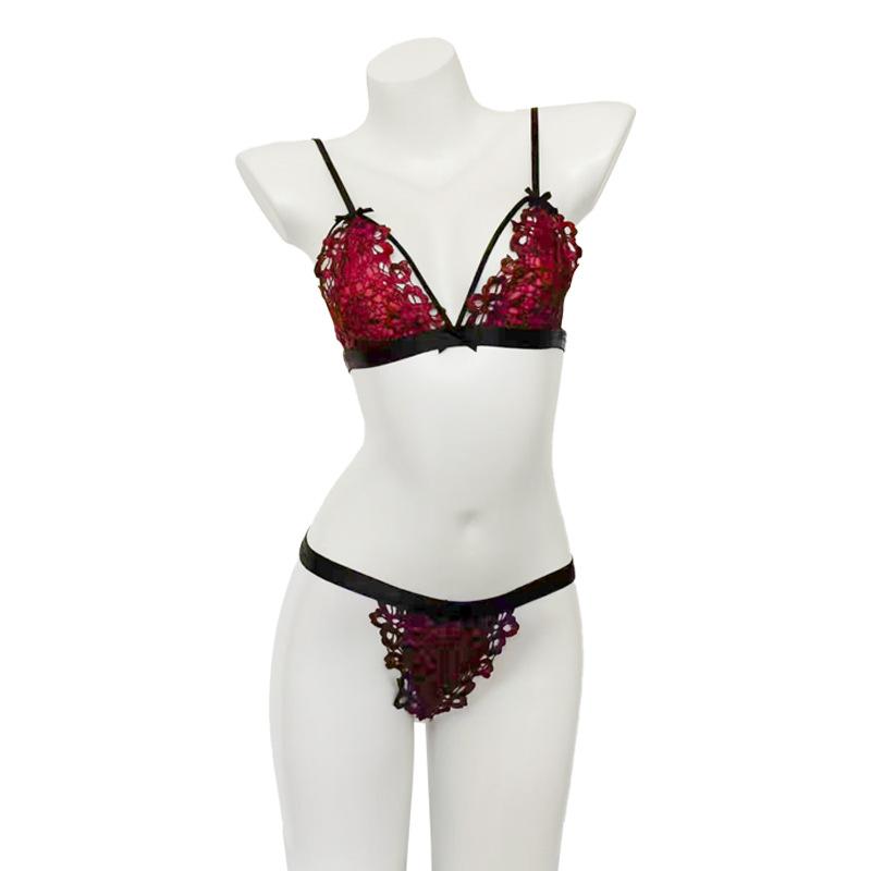 Sexy Unterwäsche, sexy kleine Brüste, großes Spitzenset mit Dreipunktperspektive, leidenschaftlicher Träger, kostenloses Pyjama-Set.
