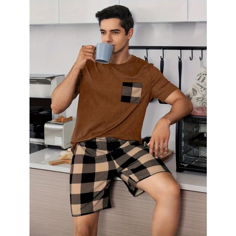 Men's Casual Plaid Pajama Set, Round Neck T-shirt and Shorts, Top Pockets with Random Prints