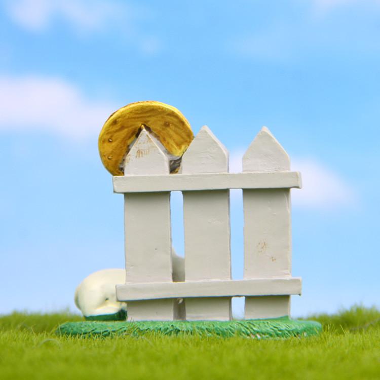 Fence Cat Resin And Hat With Moss Grass Decor For Photo Shoots Gift Giving