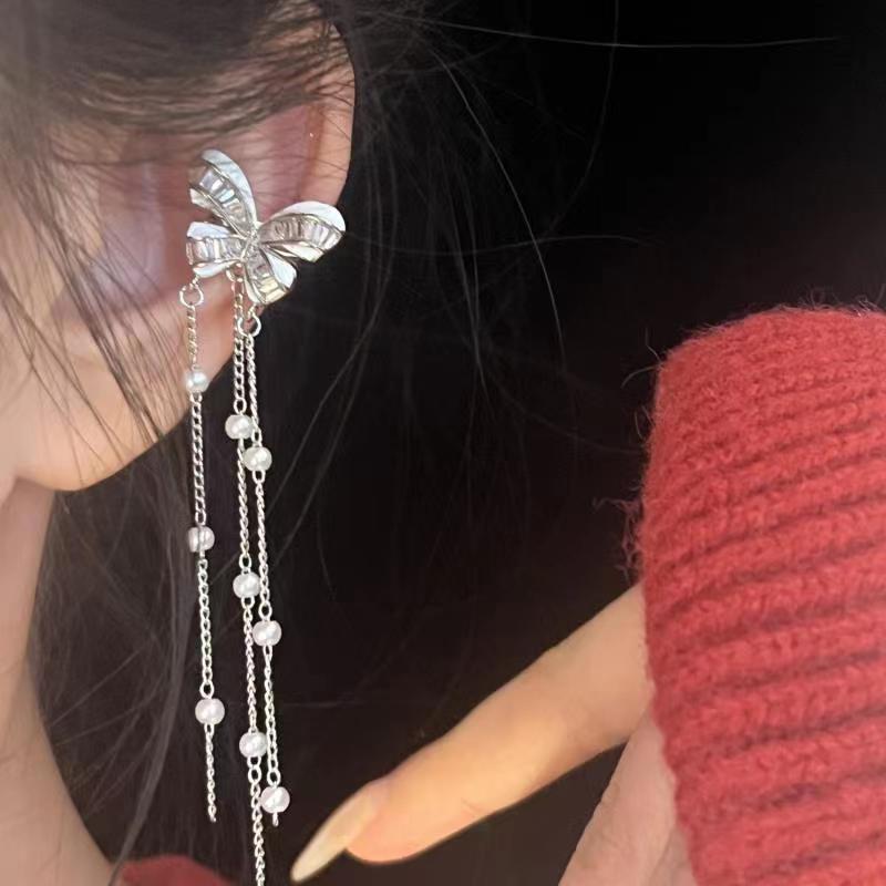 Autumn and winter new butterfly fringed ear bone clips ins high-end temperament super fairy long ear clips without ear piercings