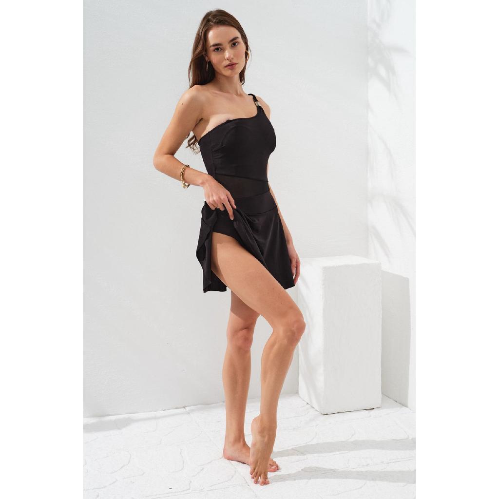 Schwarzes One-Shoulder-Kleid mit goldfarbener Schnalle für Damen, Rock, Badeanzug, Tüll, detaillierte Details, abnehmbarer Riemen, bedeckt, einfarbig