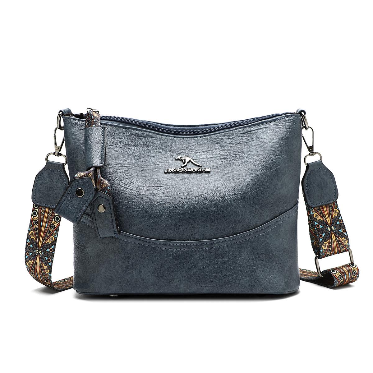 

Женская кожаная сумка через плечо Lady Bag синий