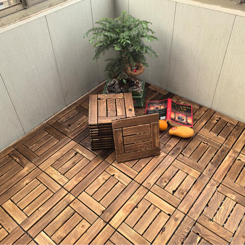 Karbonisierte Holzböden für Außenterrasse, Garten oder Balkon - Feuchtigkeitsbeständig, Korrosionsbeständig, Selbstverlegendes Design.