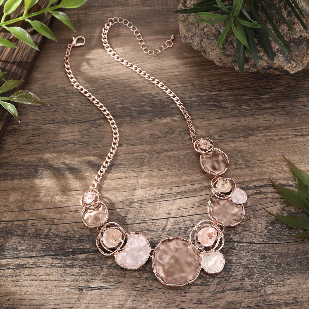 Color painting oil rose necklace, geometric hollow rose lady high-end spring color necklace