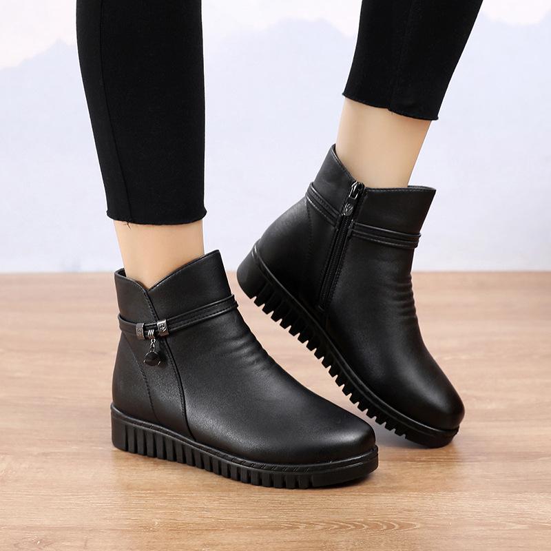 Women's Winter Cotton Flat Heel Short Boots - Non-Slip, Warm, Large Sizes 41-42 for Middle-aged & Elderly