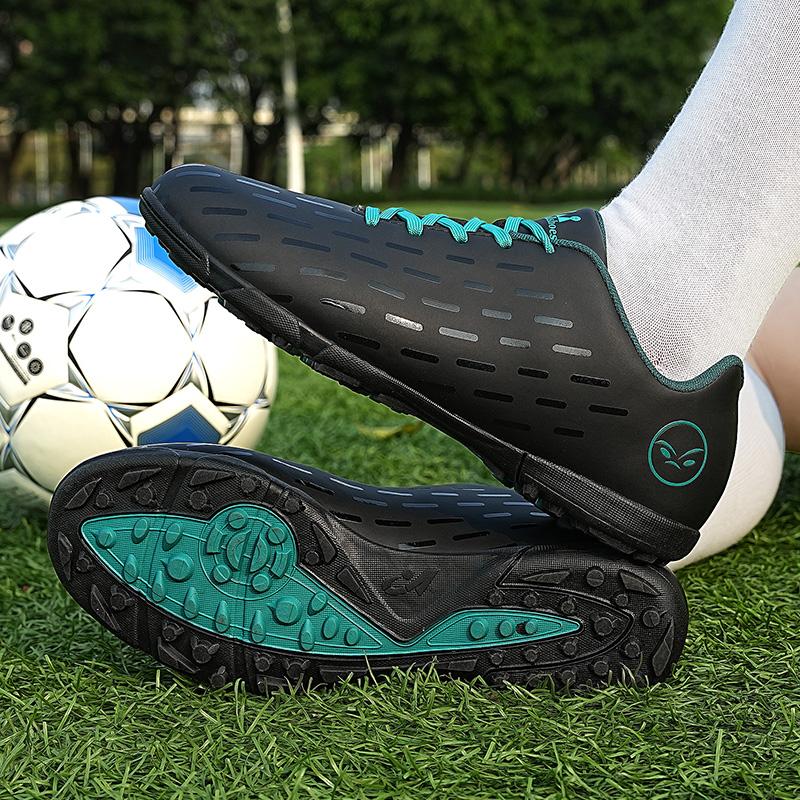 Children's Football Boots Leather Short Nail Professional Training Young Outdoor Men's Football Shoes