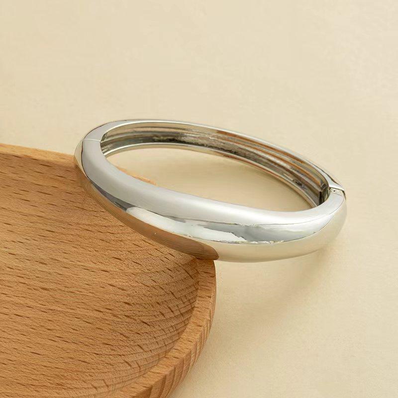 Wave Cold Wind Stacked Bracelet Exaggerated Simple Design Bracelet Light Luxury High-End Jewelry Women