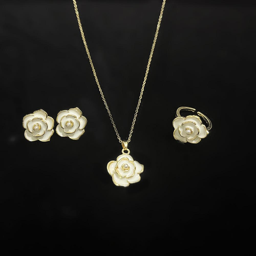 Pearl jewelry set, brand new flower three-piece ring pendant, small fresh and elegant women's jewelry women