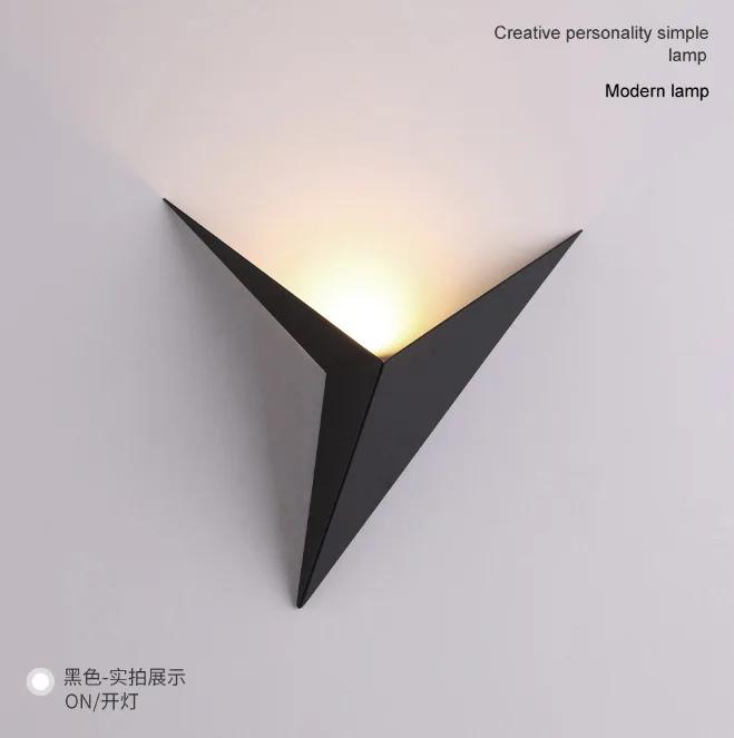Creative Wrought Iron Special-shaped Triangle Wall Lamp Simple Bedroom Study Hotel Room Bedside Led Wall Lamp Mirror Front Lamp